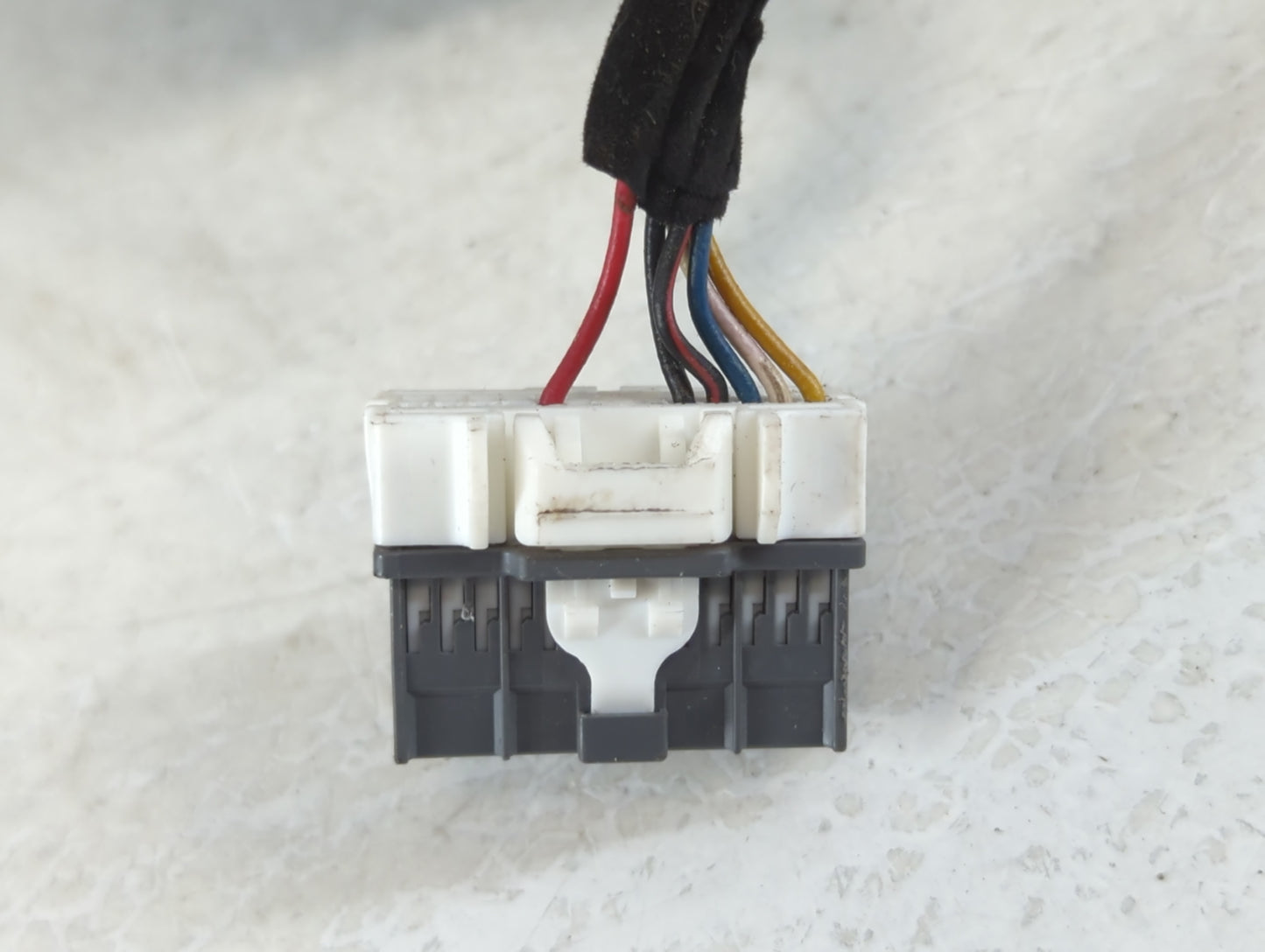 2016-2020 Kia Sorento Driver Side View Mirror - Left Door Mirror OEM Used - Oemusedautoparts1.com