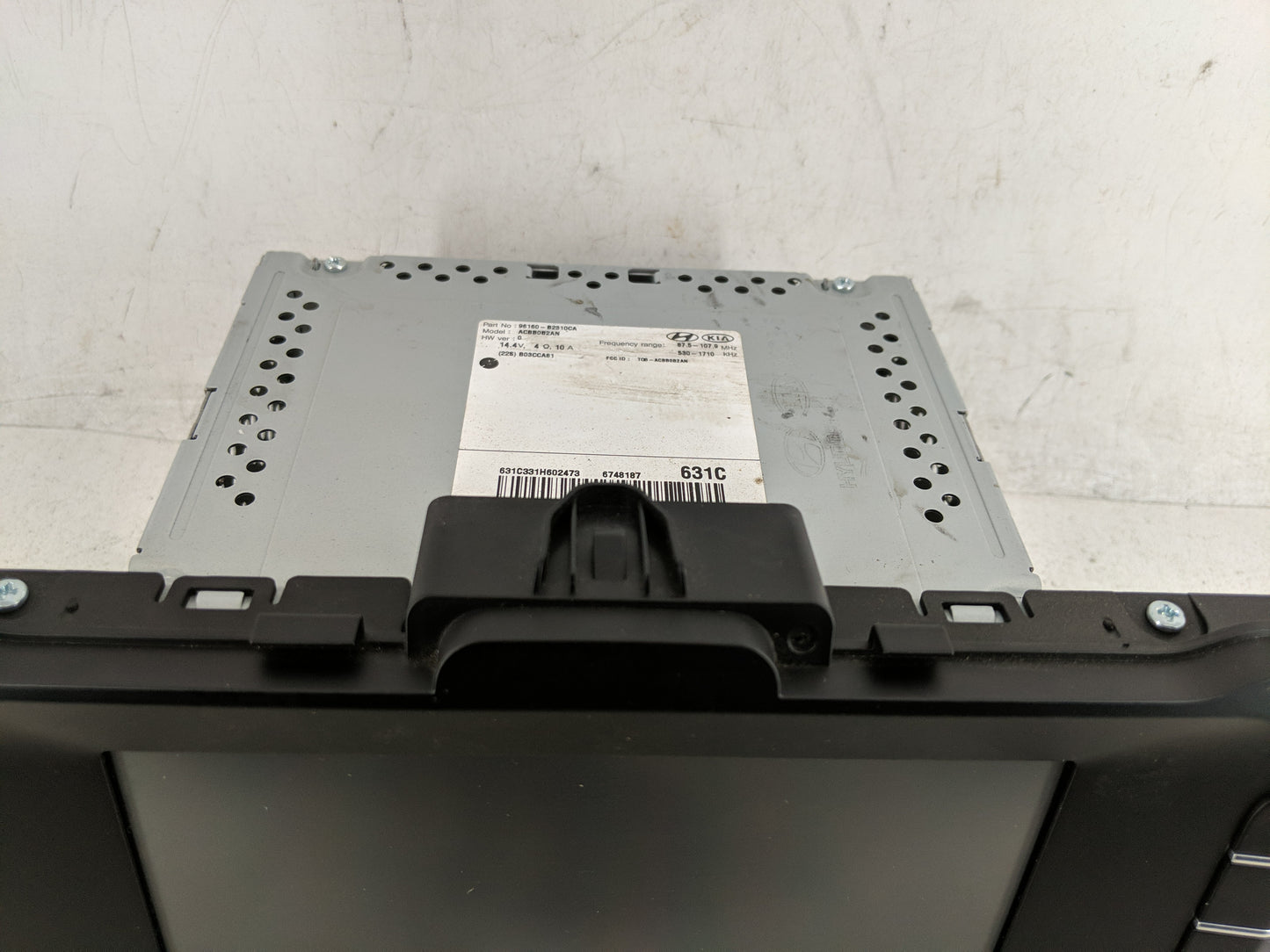 2017-2019 Kia Soul Radio AM FM Cd Player Receiver Replacement P/N:96160-B2310CA Fits Fits 2017 2018 2019 OEM Used Auto Parts