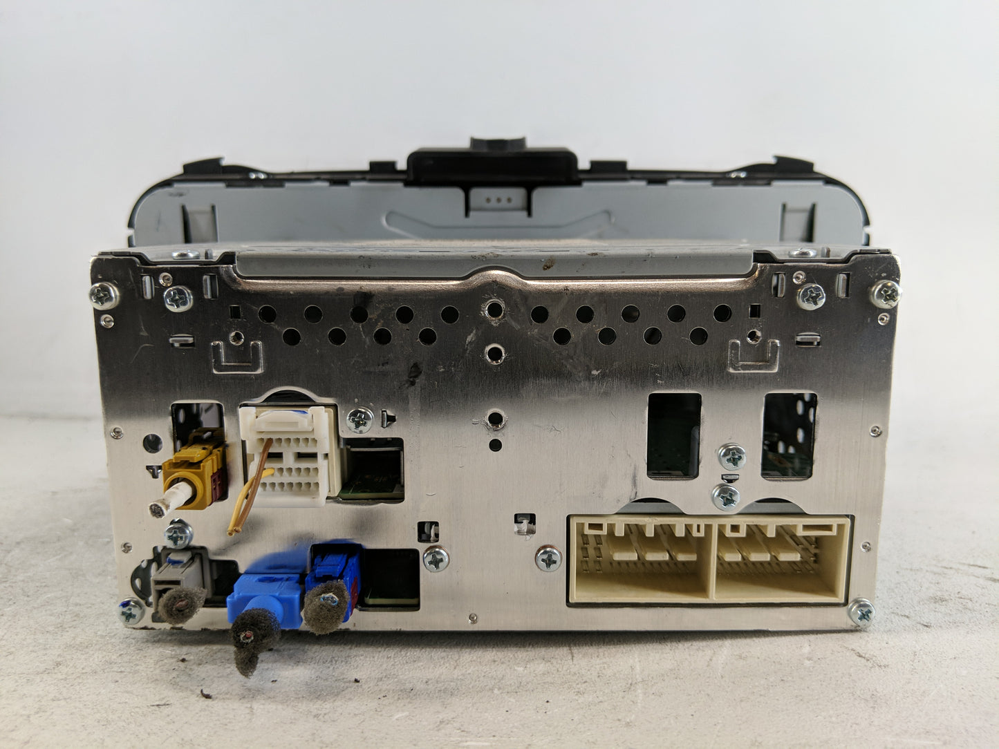 2017-2019 Kia Soul Radio AM FM Cd Player Receiver Replacement P/N:96160-B2310CA Fits Fits 2017 2018 2019 OEM Used Auto Parts