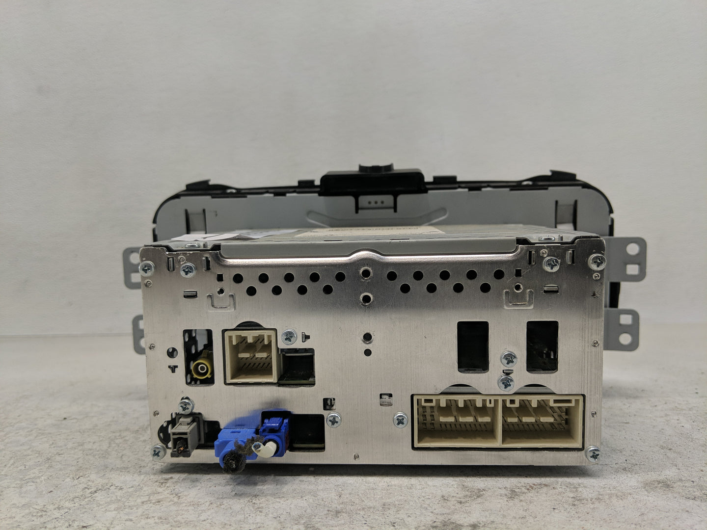 2017-2019 Kia Soul Radio AM FM Cd Player Receiver Replacement P/N:96160-B2310CA Fits Fits 2017 2018 2019 OEM Used Auto Parts