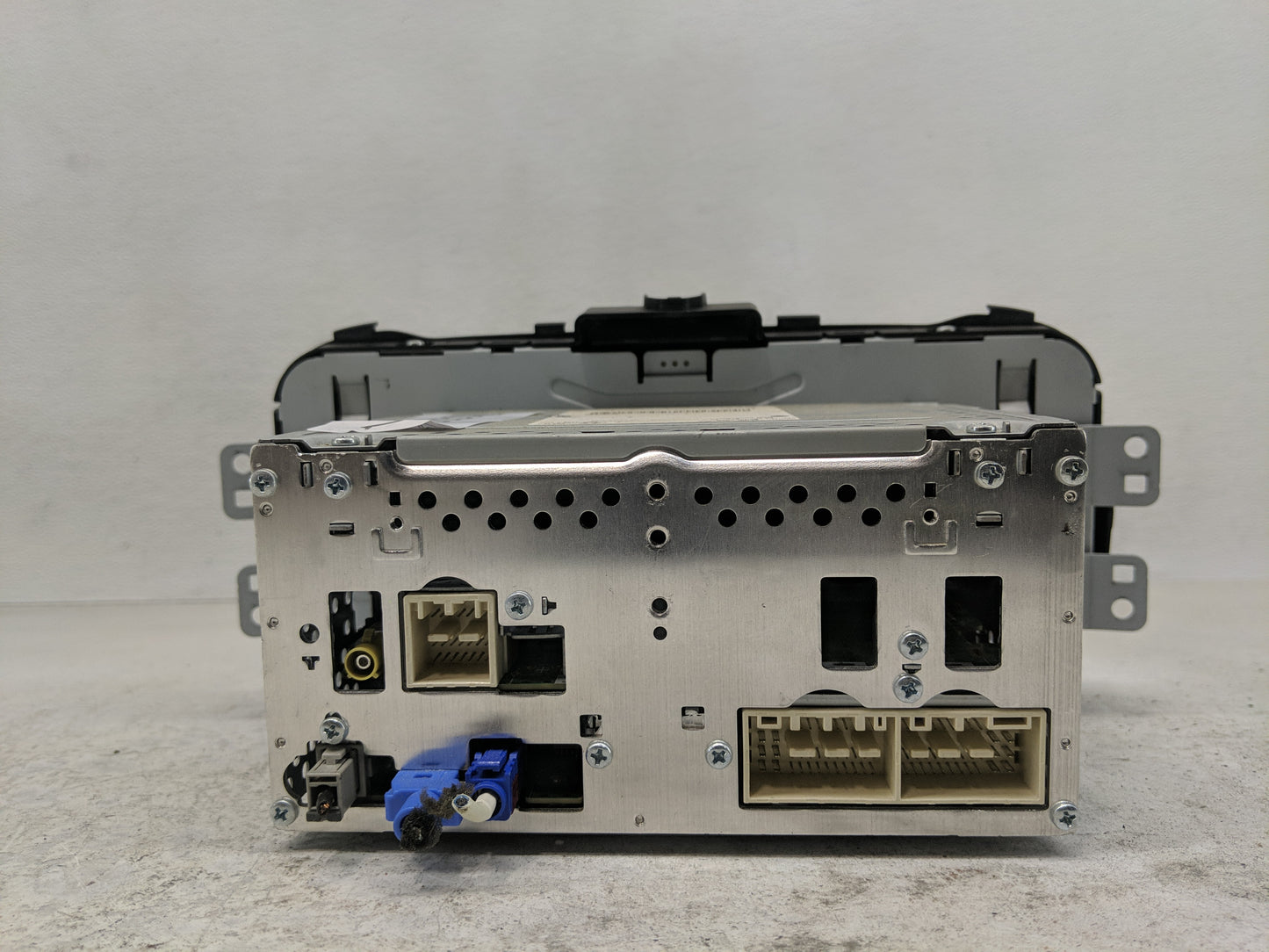2017-2019 Kia Soul Radio AM FM Cd Player Receiver Replacement P/N:96160-B2310CA Fits Fits 2017 2018 2019 OEM Used Auto Parts