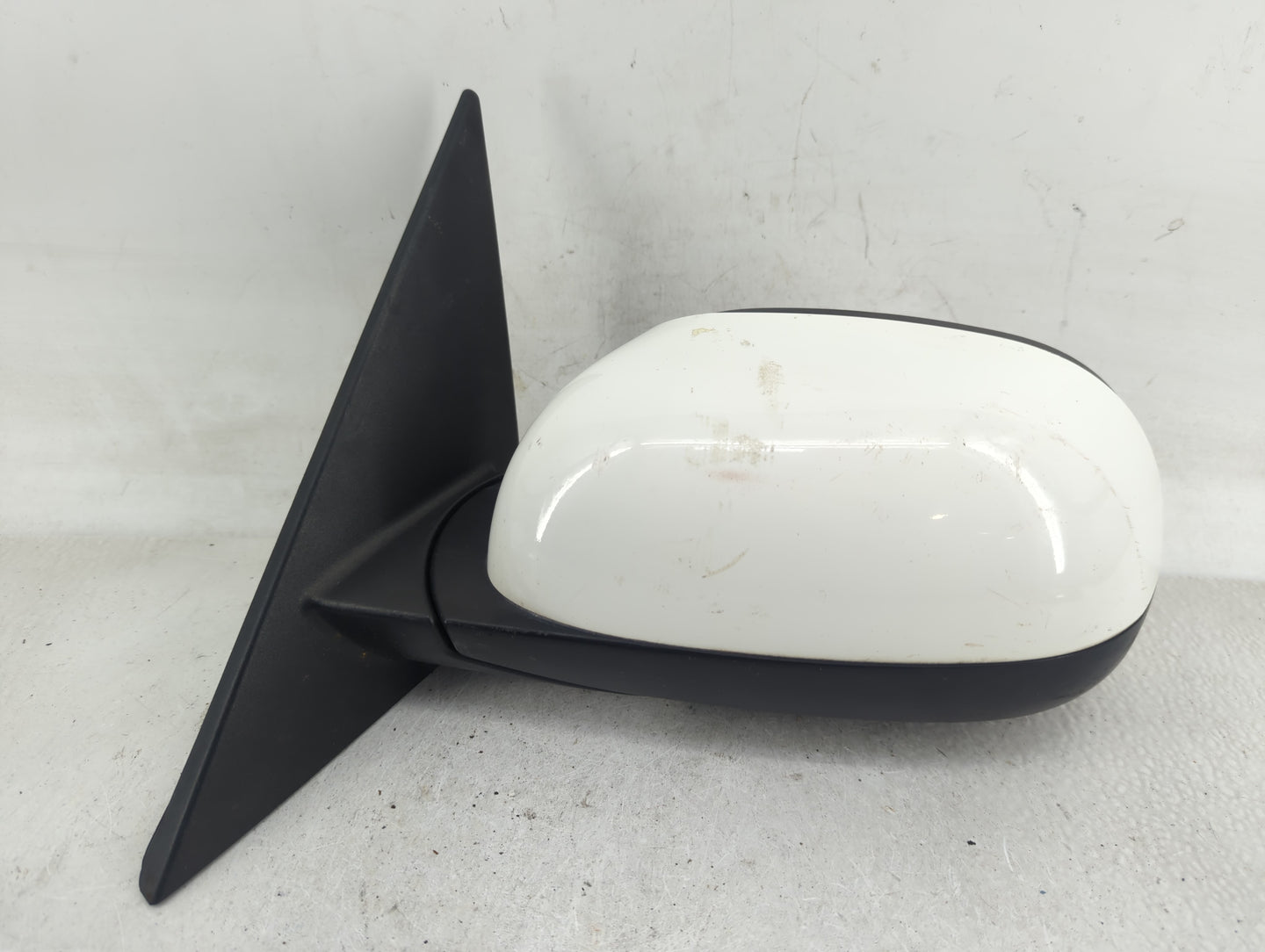 2014-2019 Kia Soul Driver Side View Mirror - Left Door Mirror OEM Used - Oemusedautoparts1.com