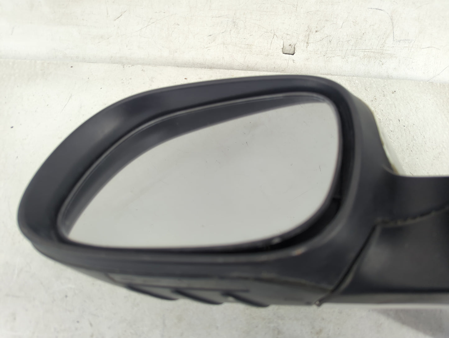 2014-2019 Kia Soul Driver Side View Mirror - Left Door Mirror OEM Used - Oemusedautoparts1.com