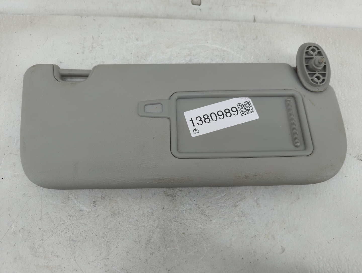 2014-2019 Kia Soul Sun Visor Shade Replacement Passenger Right Mirror Fits Fits 2014 2015 2016 2017 2018 2019 OEM Used Auto 