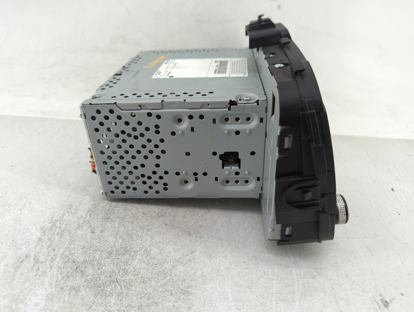 2017-2019 Kia Soul Radio AM FM Cd Player Receiver Replacement P/N:96160-B2310CA Fits Fits 2017 2018 2019 OEM Used Auto Parts