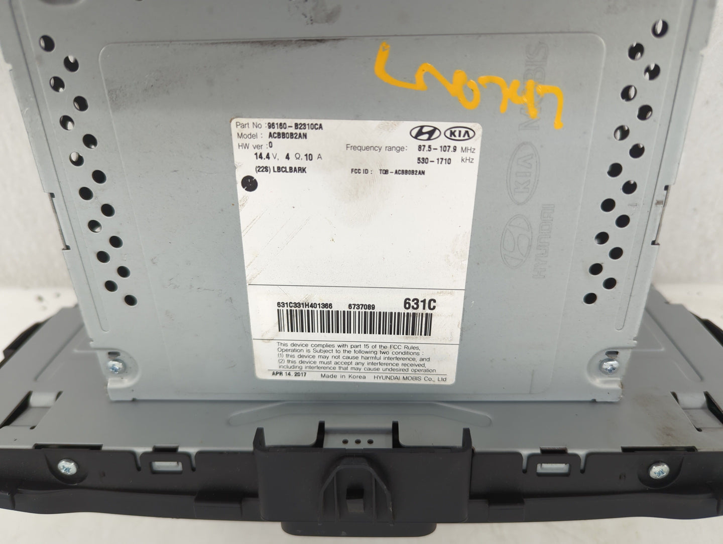 2017-2019 Kia Soul Radio AM FM Cd Player Receiver Replacement P/N:96160-B2310CA Fits Fits 2017 2018 2019 OEM Used Auto Parts