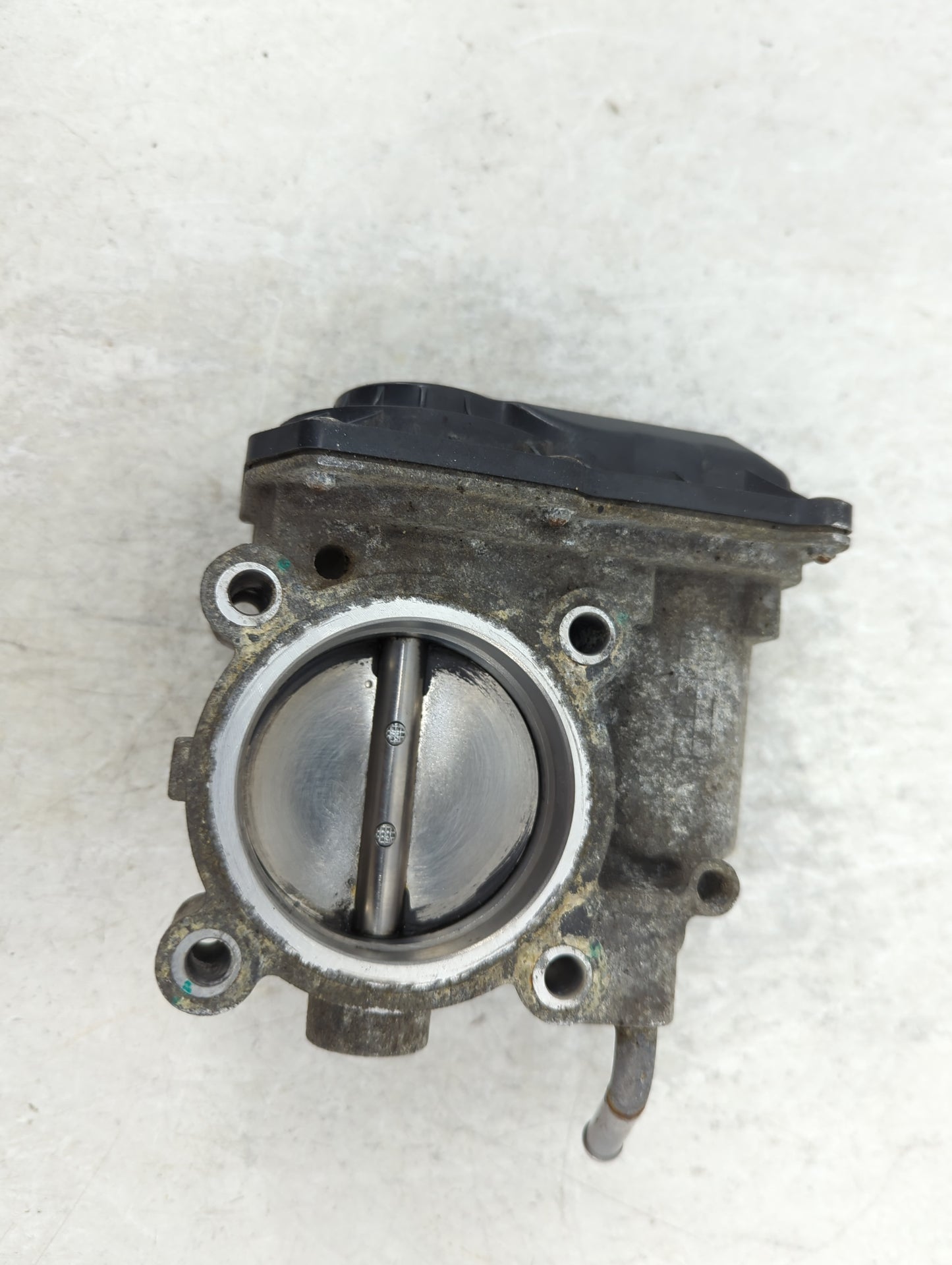 2014-2019 Kia Soul Throttle Body P/N:35100-2E000 Fits Fits 2011 2012 2013 2014 2015 2016 2017 2018 2019 2020 2021 OEM Used A