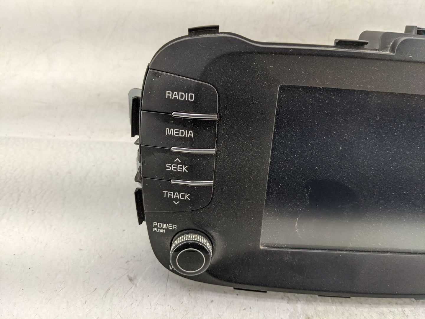 2017-2019 Kia Soul Radio AM FM Cd Player Receiver Replacement P/N:96160-B2310CA Fits Fits 2017 2018 2019 OEM Used Auto Parts