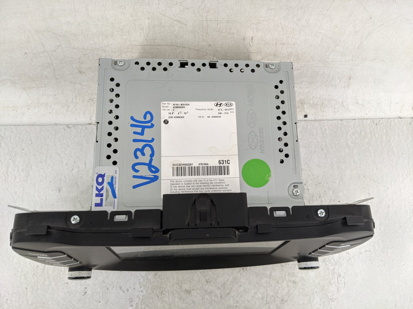 2017-2019 Kia Soul Radio AM FM Cd Player Receiver Replacement P/N:96160-B2310CA Fits Fits 2017 2018 2019 OEM Used Auto Parts