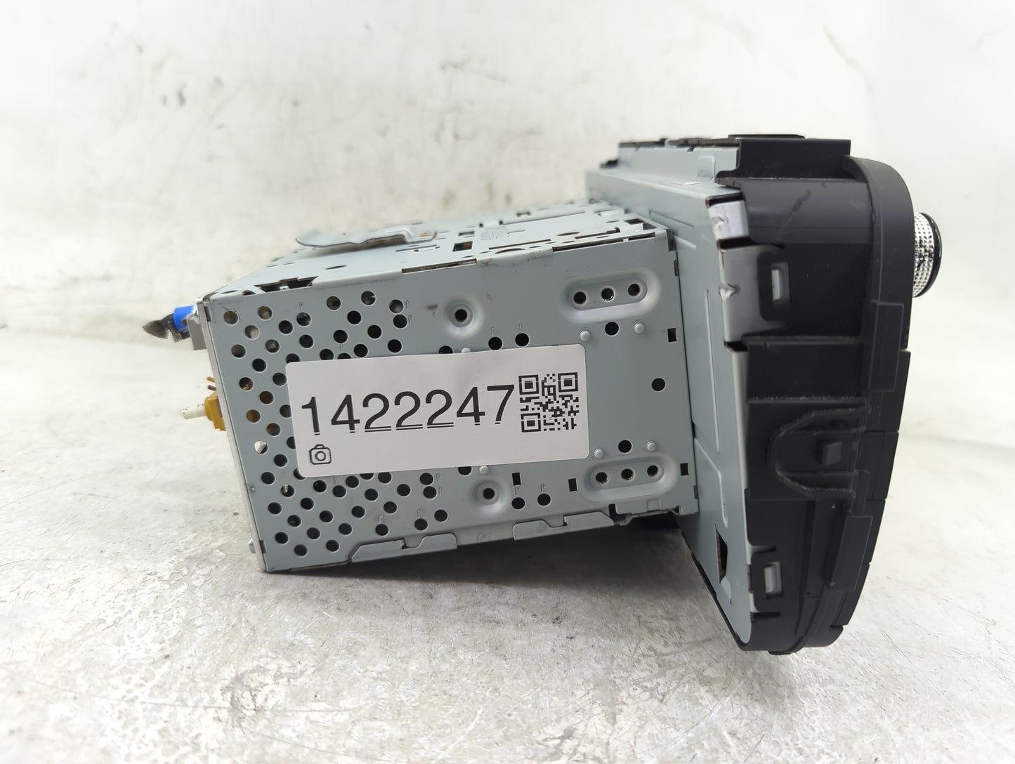 2017-2019 Kia Soul Radio AM FM Cd Player Receiver Replacement P/N:96160-B2310CA Fits Fits 2017 2018 2019 OEM Used Auto Parts