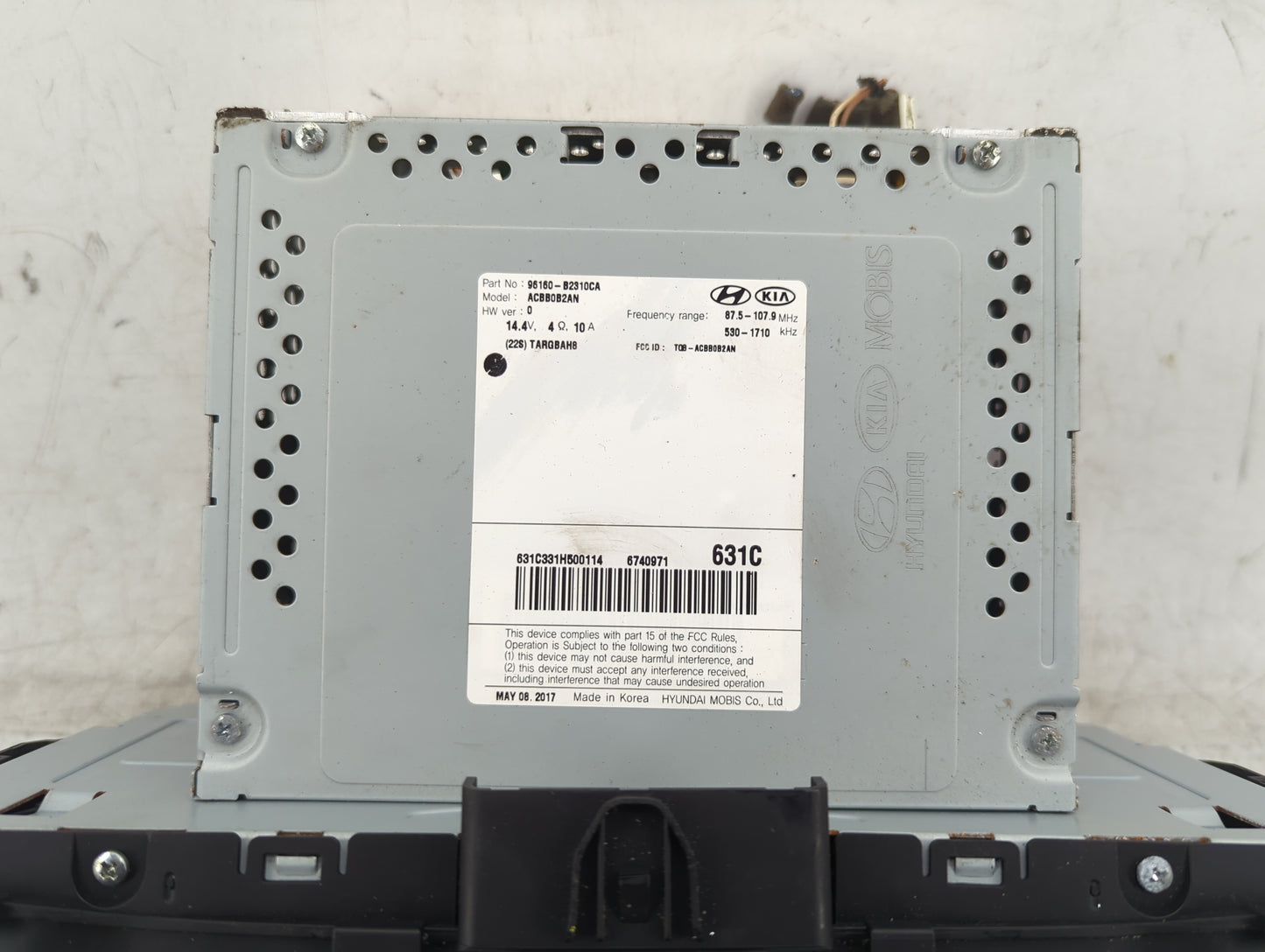 2017-2019 Kia Soul Radio AM FM Cd Player Receiver Replacement P/N:96160-B2310CA Fits Fits 2017 2018 2019 OEM Used Auto Parts