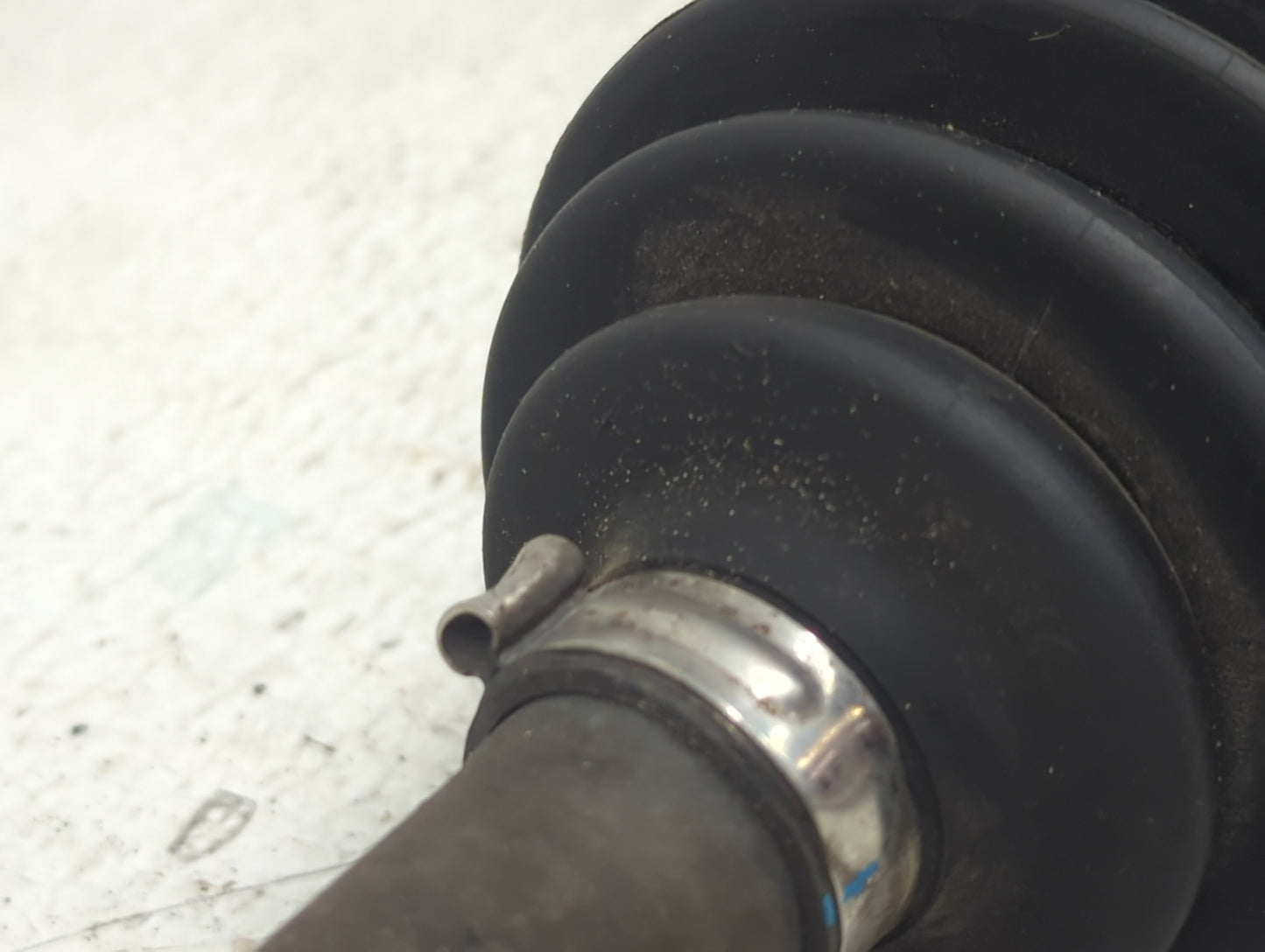 Kia Soul Axle Shaft Front Driver Cv C/v - Oemusedautoparts1.com