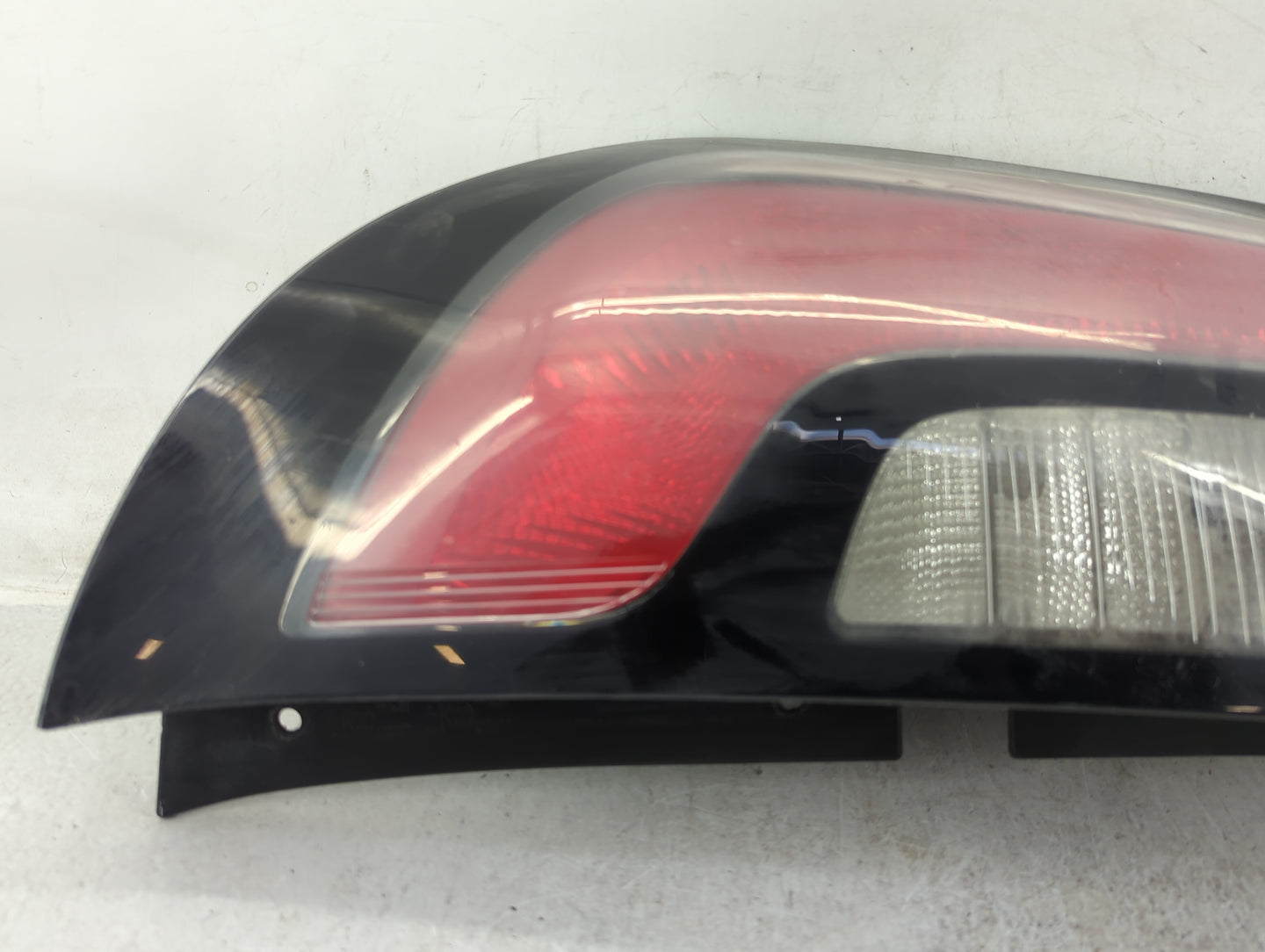 2014-2019 Kia Soul Tail Light Assembly Driver Left OEM Fits Fits 2014 2015 2016 2017 2018 2019 OEM Used Auto Parts - Oemused