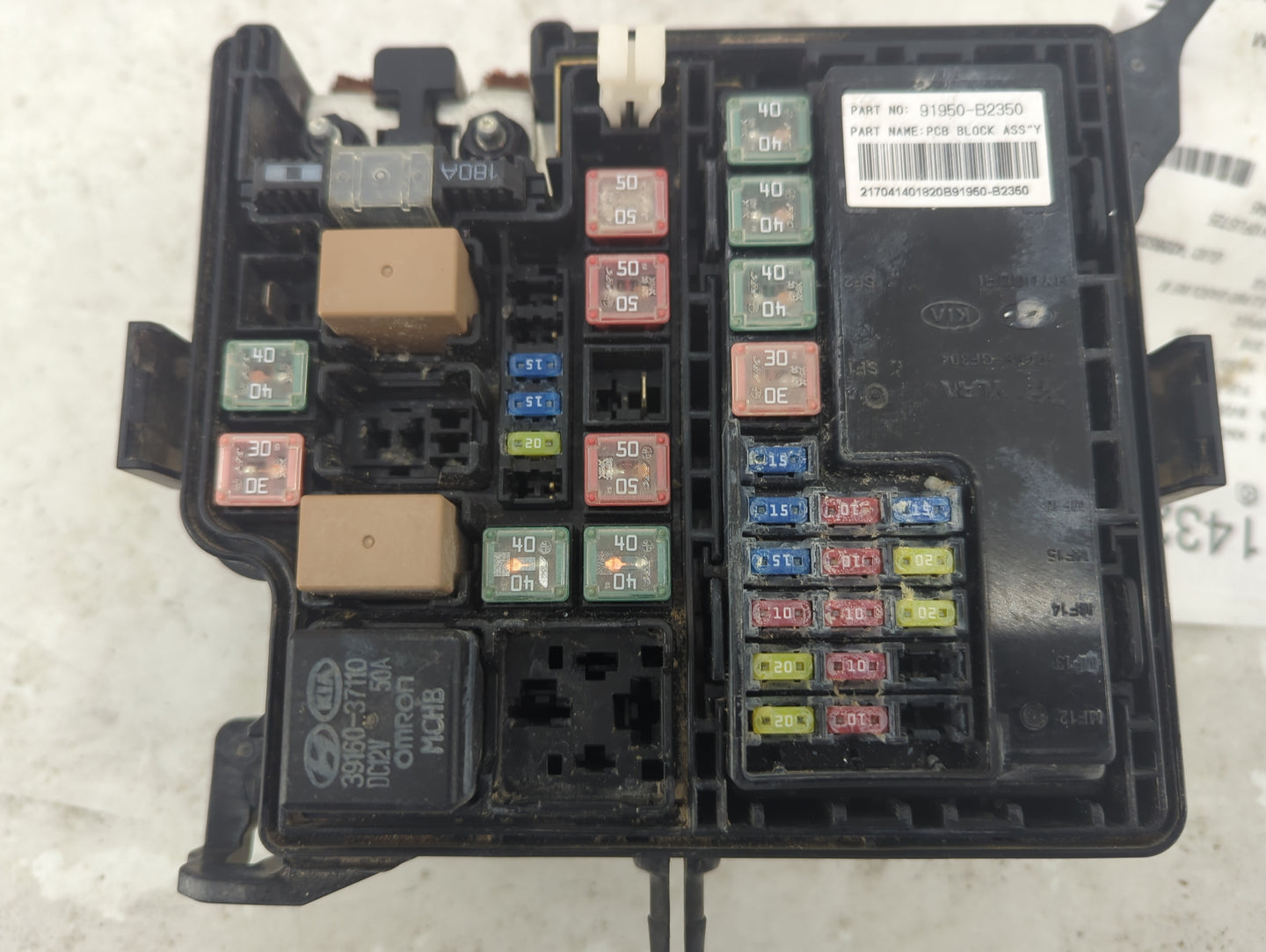2017-2019 Kia Soul Fusebox Fuse Box Panel Relay Module P/N:91950-B2350 39160-37110 Fits Fits 2017 2018 2019 OEM Used Auto Pa