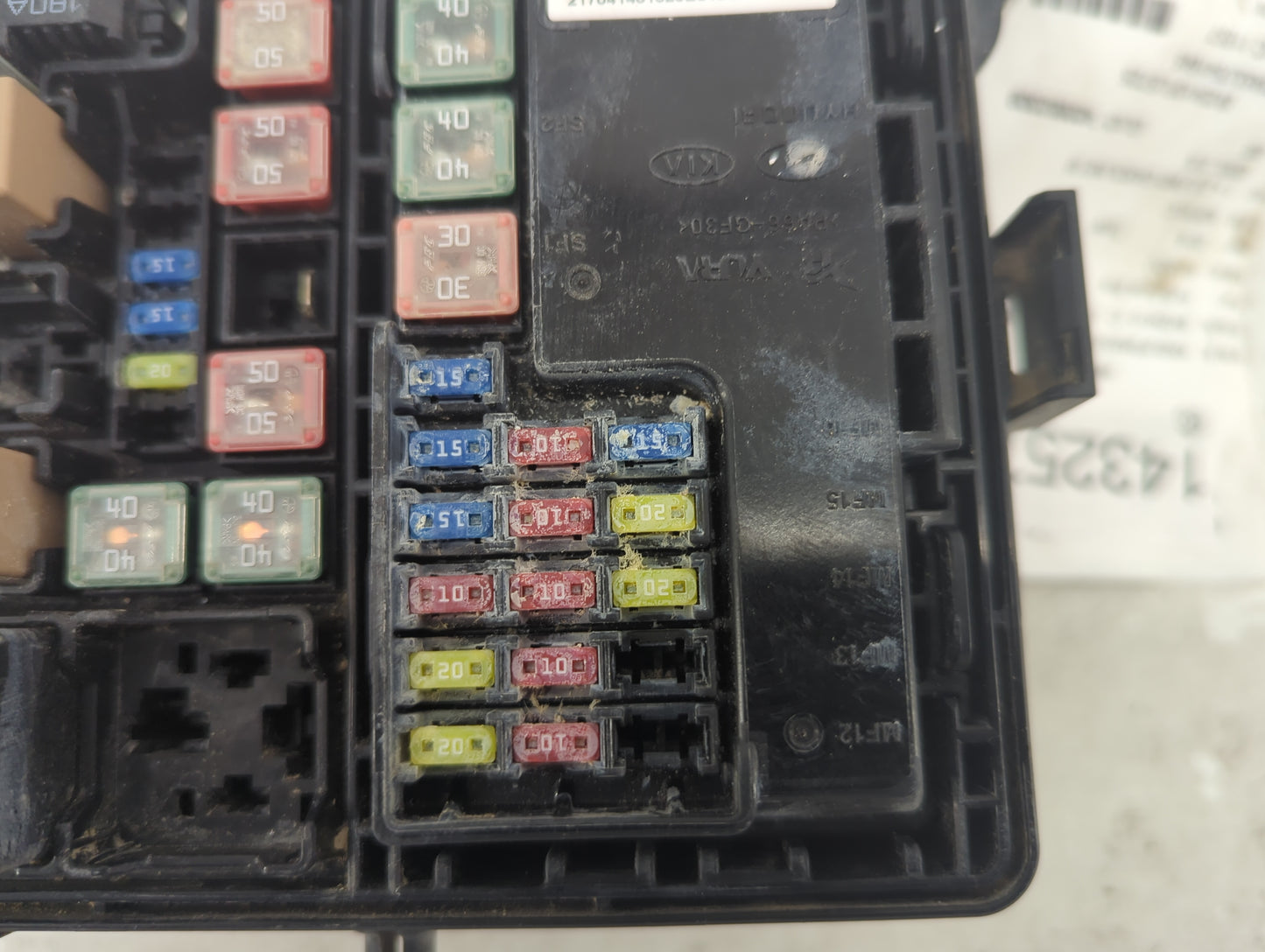 2017-2019 Kia Soul Fusebox Fuse Box Panel Relay Module P/N:91950-B2350 39160-37110 Fits Fits 2017 2018 2019 OEM Used Auto Pa