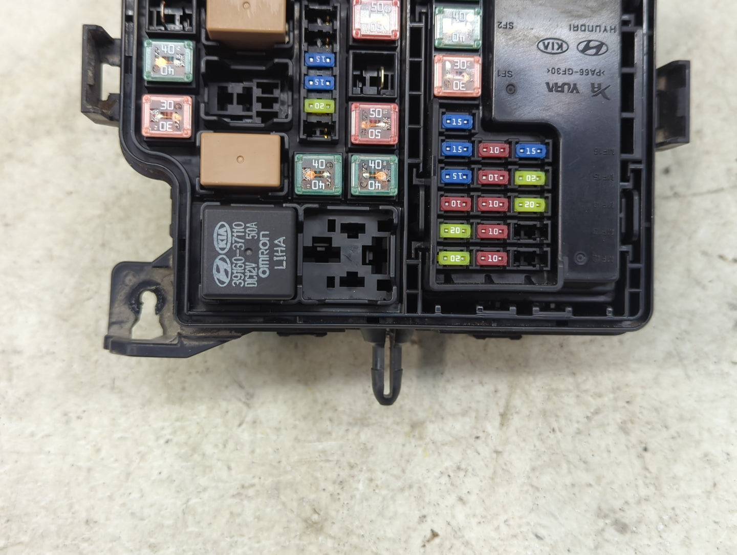 2017-2019 Kia Soul Fusebox Fuse Box Panel Relay Module P/N:91950-B2350 91709B2070 Fits Fits 2017 2018 2019 OEM Used Auto Par