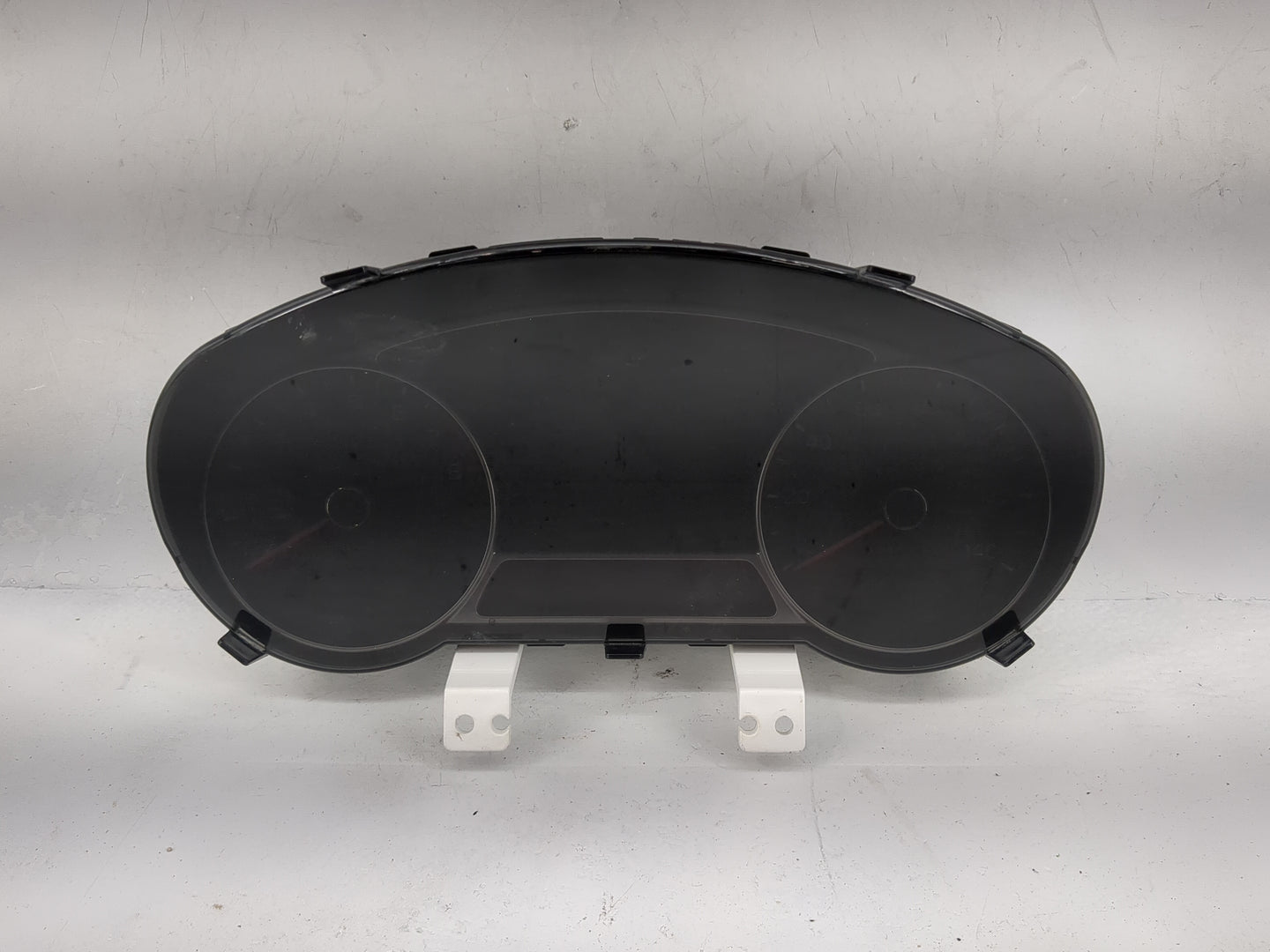 2018-2019 Kia Soul Instrument Cluster Speedometer Gauges P/N:94016-B2770 Miles: Fits Fits 2018 2019 OEM Used Auto Parts - Oe