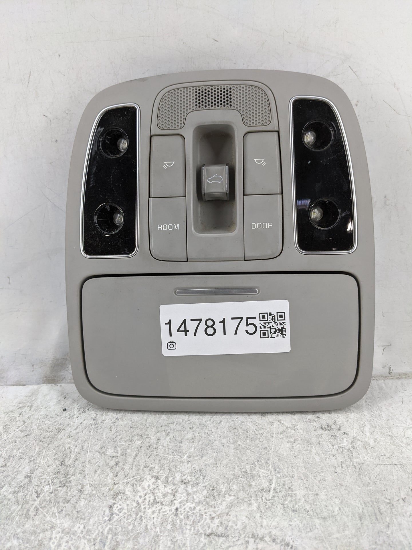 2018 Kia Soul Overhead Roof Console Gray - Oemusedautoparts1.com