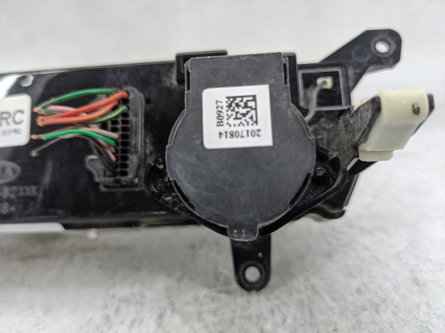 2017-2019 Kia Soul Climate Control Module Temperature AC/Heater Replacement P/N:97250-B2GR1CA Fits Fits 2017 2018 2019 OEM U