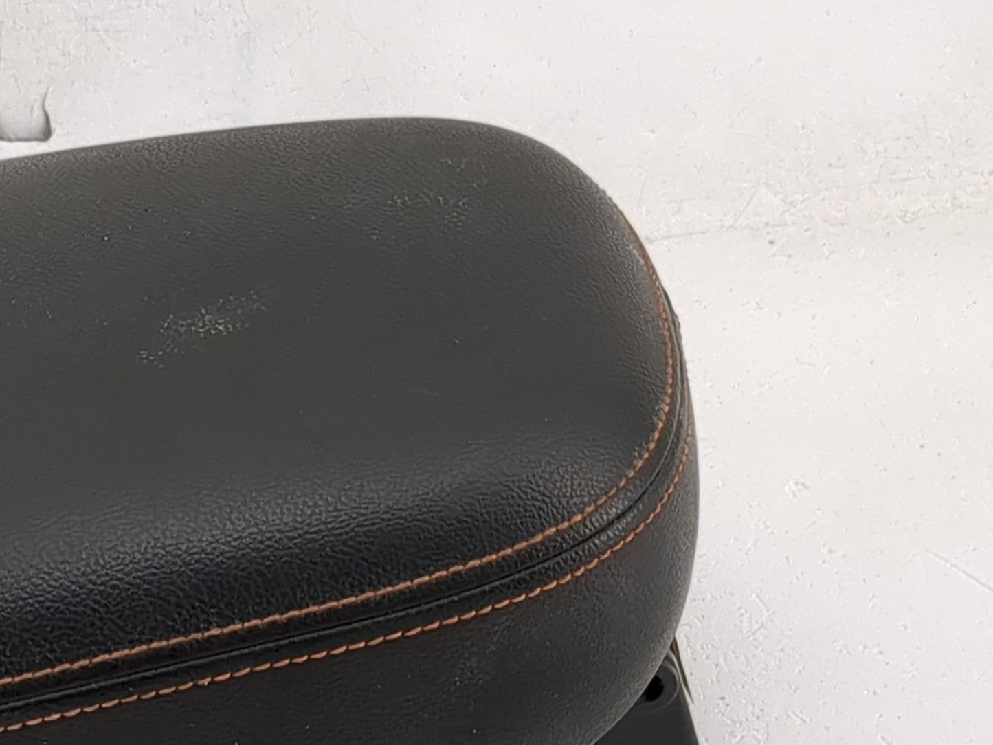 2018 Kia Soul Center Console Armrest Cover Lid Fits OEM Used Auto Parts - Oemusedautoparts1.com