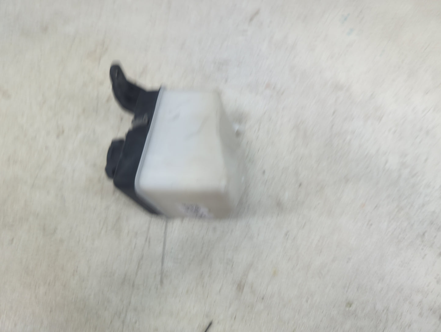 2018 Kia Soul Windshield Washer Fluid Reservoir Bottle Oem - Oemusedautoparts1.com