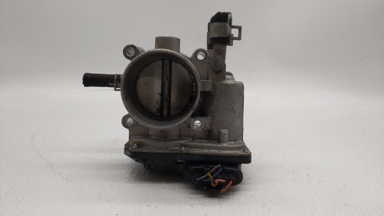2012-2019 Kia Soul Throttle Body P/N:35100-2B300 Fits Fits 2012 2013 2014 2015 2016 2017 2018 2019 OEM Used Auto Parts - Oem
