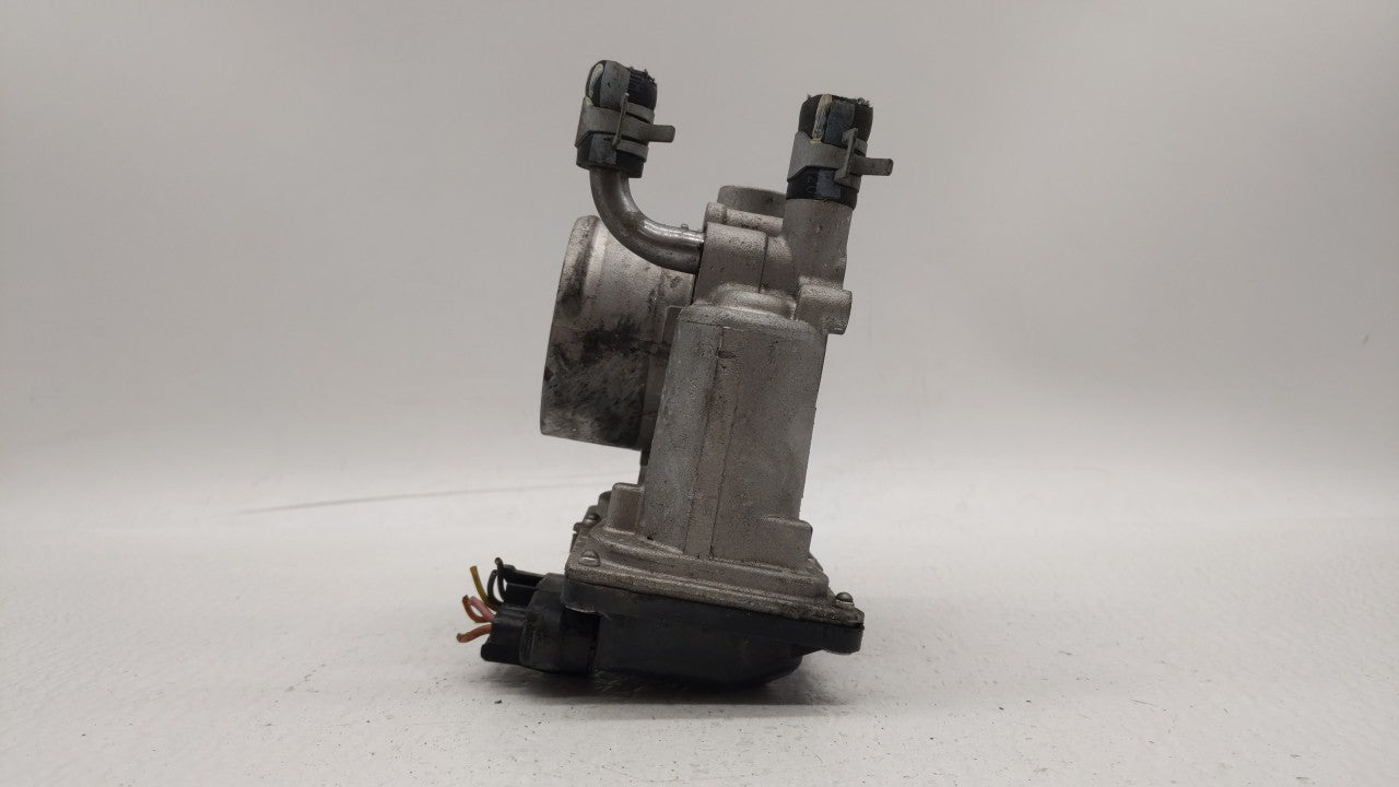 2012-2019 Kia Soul Throttle Body P/N:35100-2B300 Fits Fits 2012 2013 2014 2015 2016 2017 2018 2019 OEM Used Auto Parts - Oem