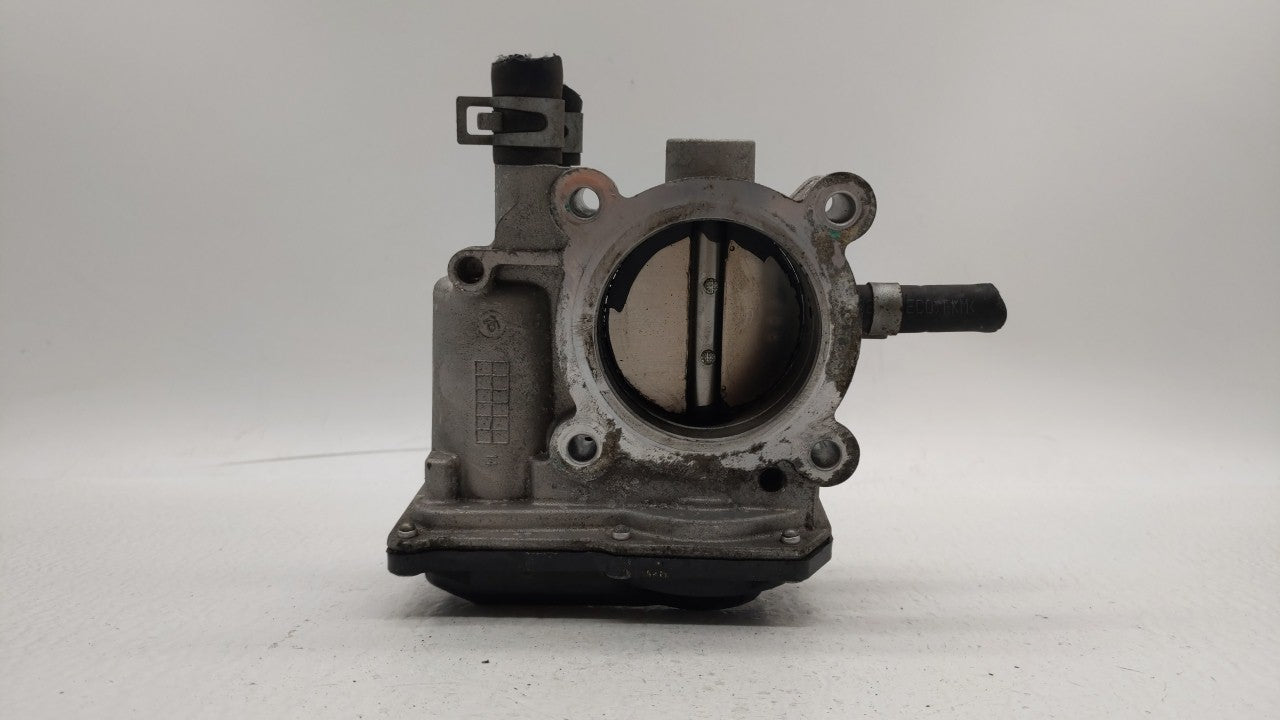 2012-2019 Kia Soul Throttle Body P/N:35100-2B300 Fits Fits 2012 2013 2014 2015 2016 2017 2018 2019 OEM Used Auto Parts - Oem