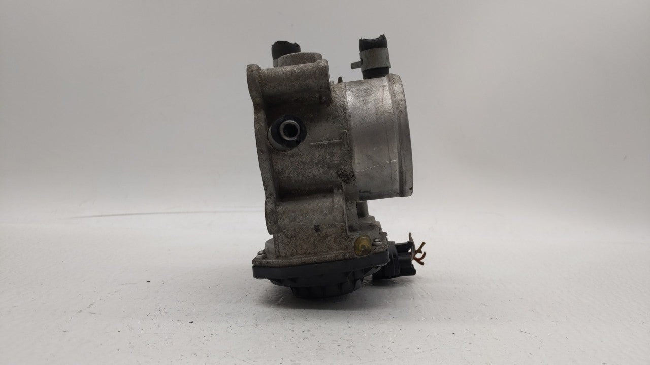 2012-2019 Kia Soul Throttle Body P/N:35100-2B300 Fits Fits 2012 2013 2014 2015 2016 2017 2018 2019 OEM Used Auto Parts - Oem