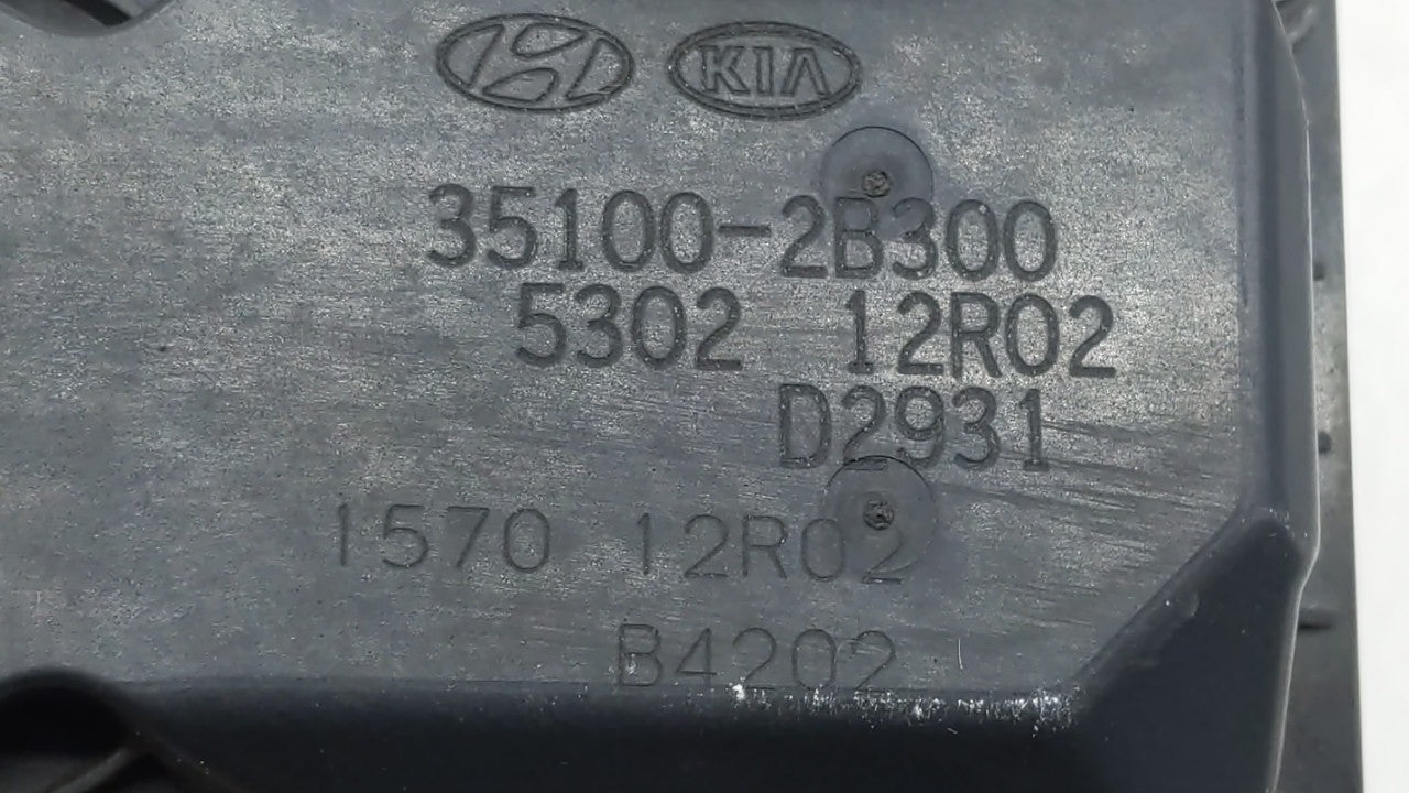 2012-2019 Kia Soul Throttle Body P/N:35100-2B300 Fits Fits 2012 2013 2014 2015 2016 2017 2018 2019 OEM Used Auto Parts - Oem
