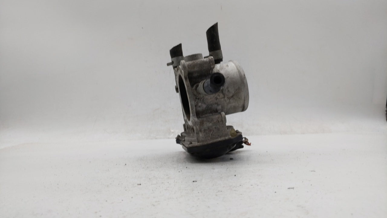 2012-2019 Kia Soul Throttle Body P/N:35100-2B300 Fits Fits 2012 2013 2014 2015 2016 2017 2018 2019 OEM Used Auto Parts - Oem