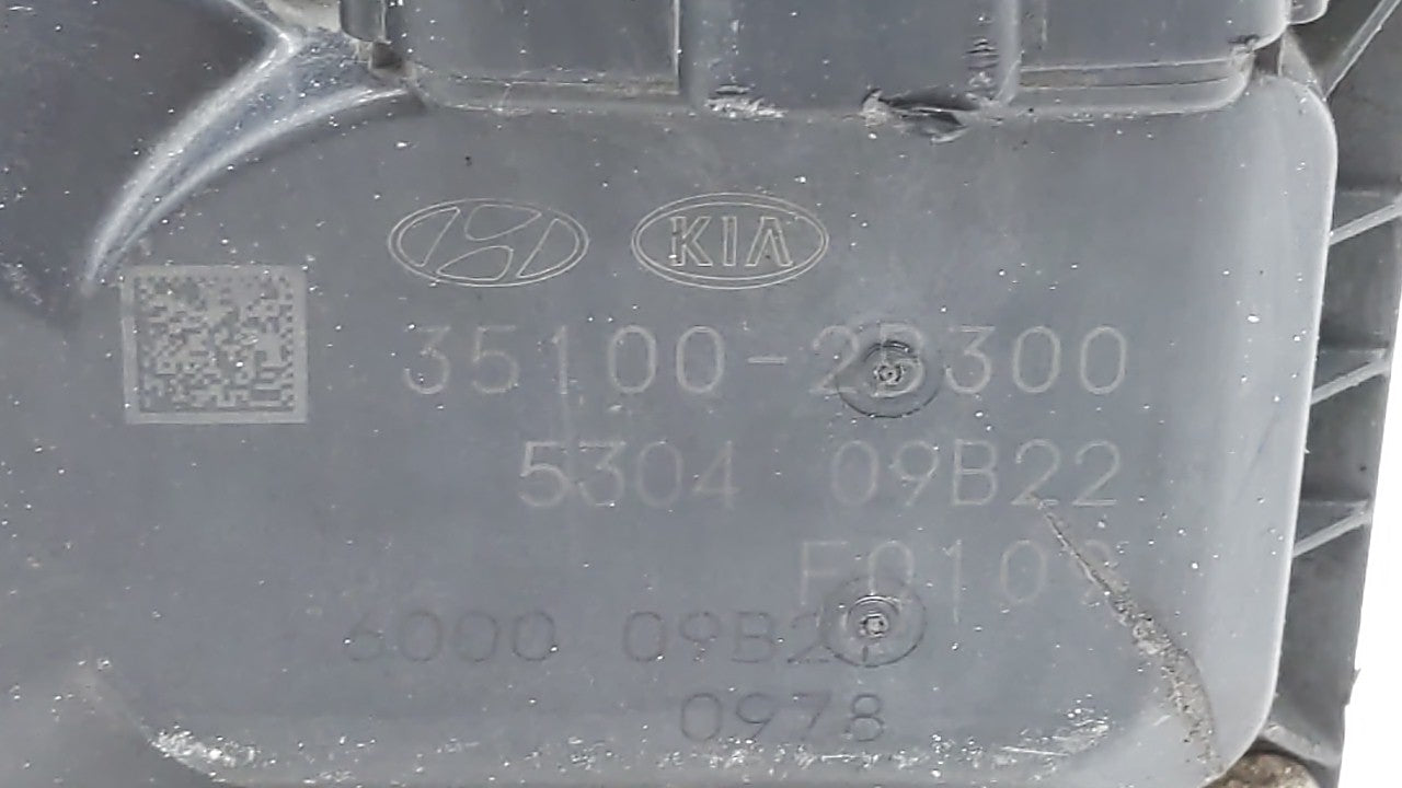 2012-2019 Kia Soul Throttle Body P/N:35100-2B300 Fits Fits 2012 2013 2014 2015 2016 2017 2018 2019 OEM Used Auto Parts - Oem