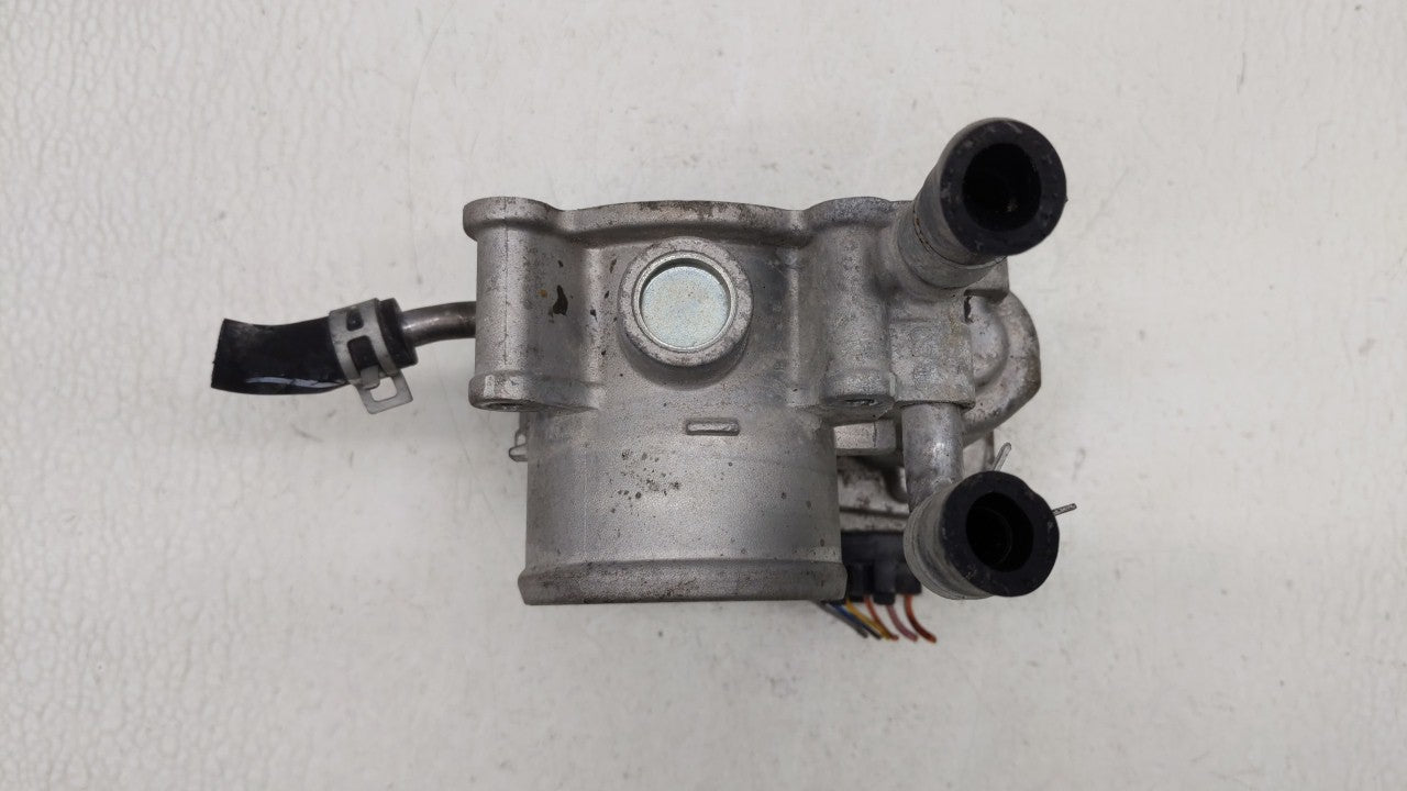 2012-2019 Kia Soul Throttle Body P/N:5302-1S02 35100-2B300 Fits Fits 2012 2013 2014 2015 2016 2017 2018 2019 OEM Used Auto P