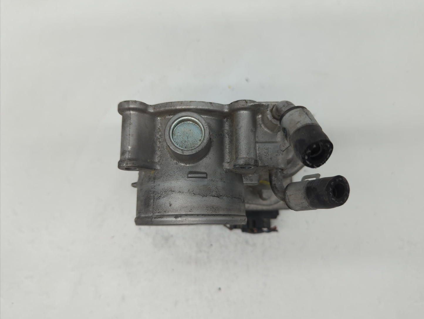 2014-2019 Kia Soul Throttle Body P/N:35100-2E000 1306040697 Fits Fits 2011 2012 2013 2014 2015 2016 2017 2018 2019 OEM Used 