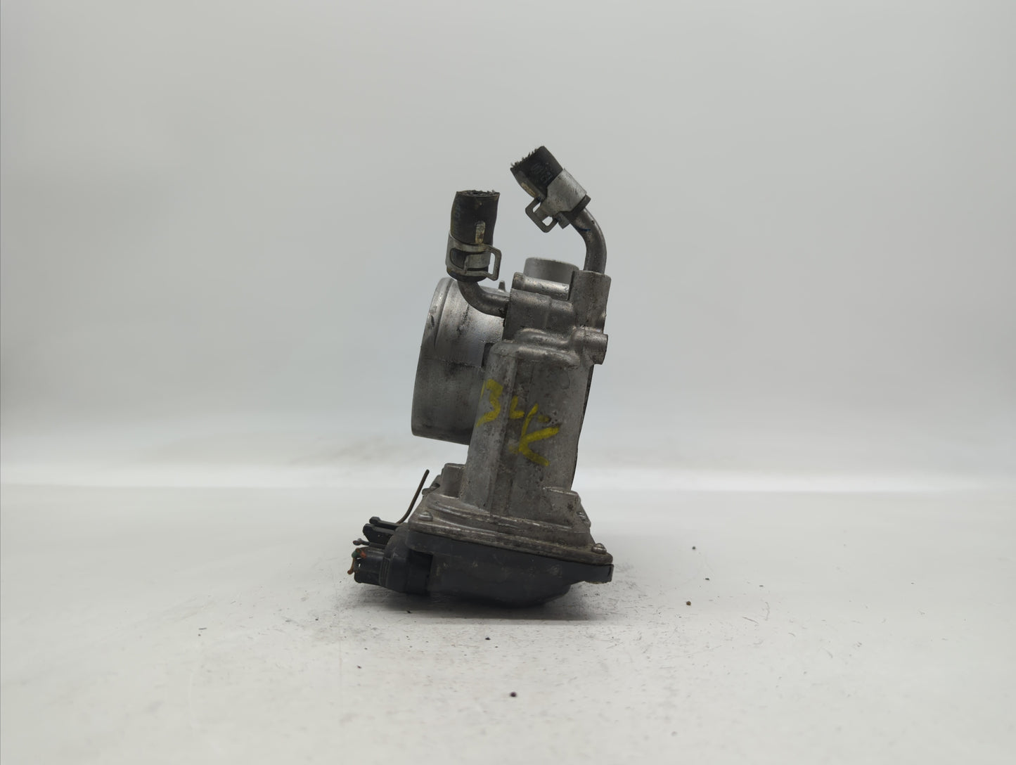 2014-2019 Kia Soul Throttle Body P/N:35100-2E000 1306040697 Fits Fits 2011 2012 2013 2014 2015 2016 2017 2018 2019 OEM Used 