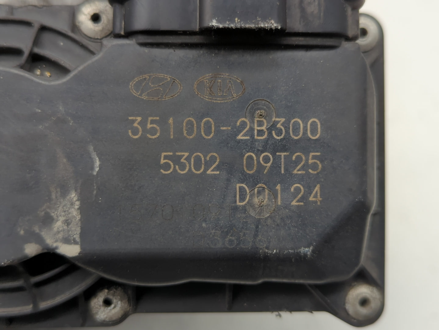 2012-2019 Kia Soul Throttle Body P/N:35100-2B310 5302-1S02, 35100-2B300 Fits Fits 2012 2013 2014 2015 2016 2017 2018 2019 OE