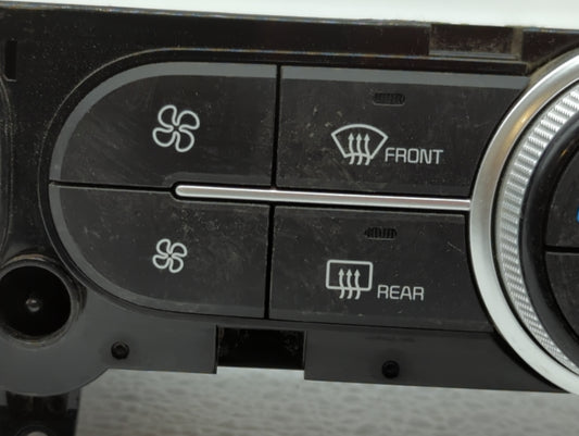 2017-2019 Kia Soul Climate Control Module Temperature AC/Heater Replacement P/N:97250-B2DQ1CA 97250-B2GQ1CA Fits OEM Used Auto Parts