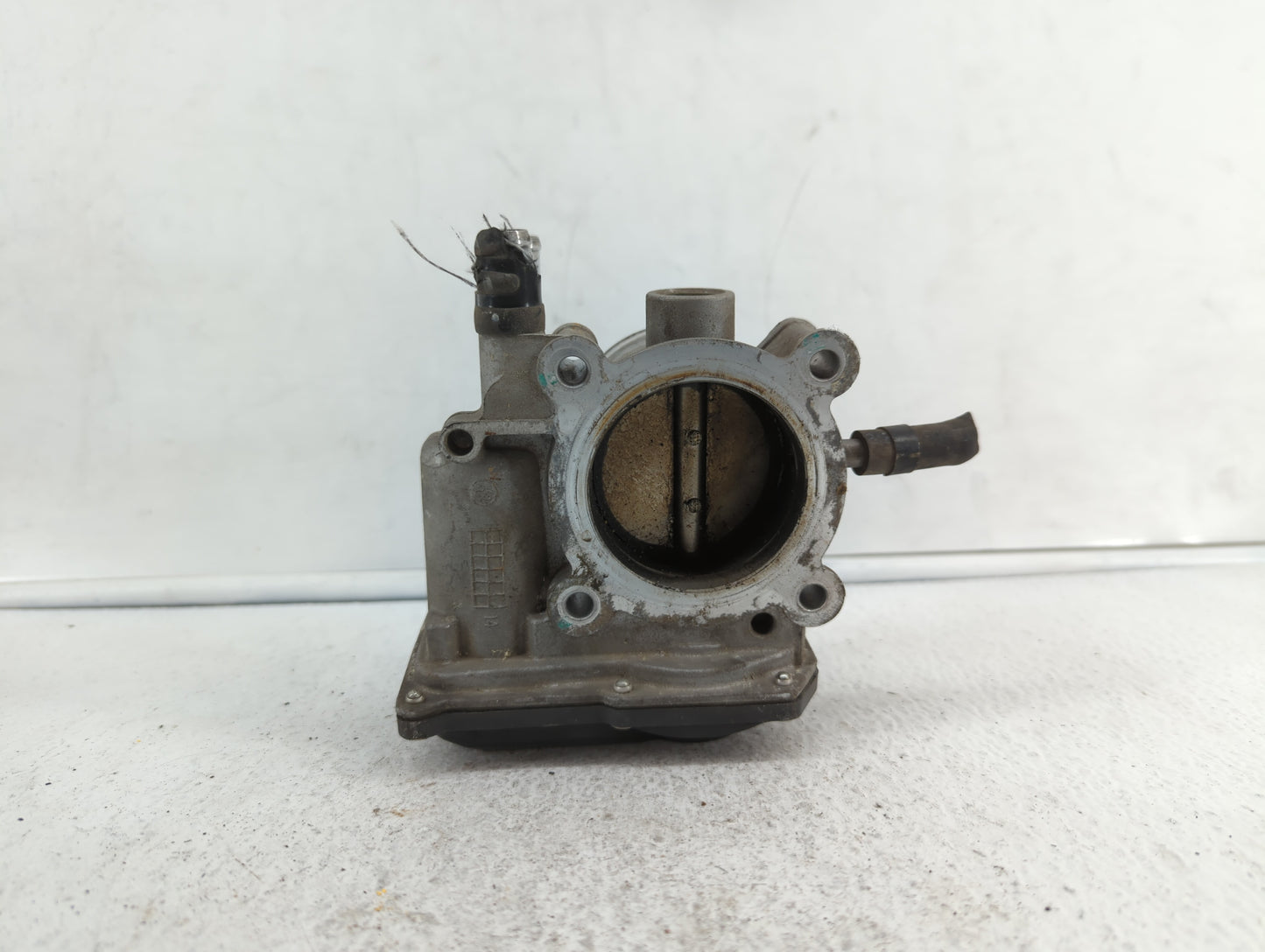 2012-2019 Kia Soul Throttle Body P/N:35100-2B300 Fits Fits 2012 2013 2014 2015 2016 2017 2018 2019 OEM Used Auto Parts - Oem