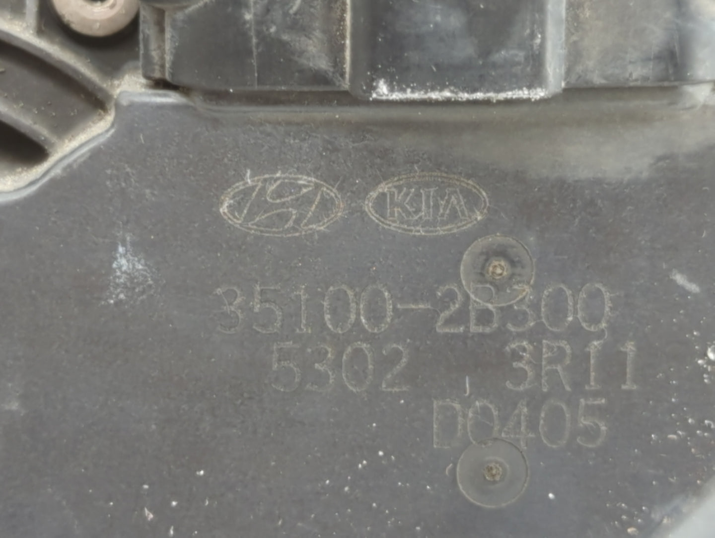 2012-2019 Kia Soul Throttle Body P/N:35100-2B300 Fits Fits 2012 2013 2014 2015 2016 2017 2018 2019 OEM Used Auto Parts - Oem