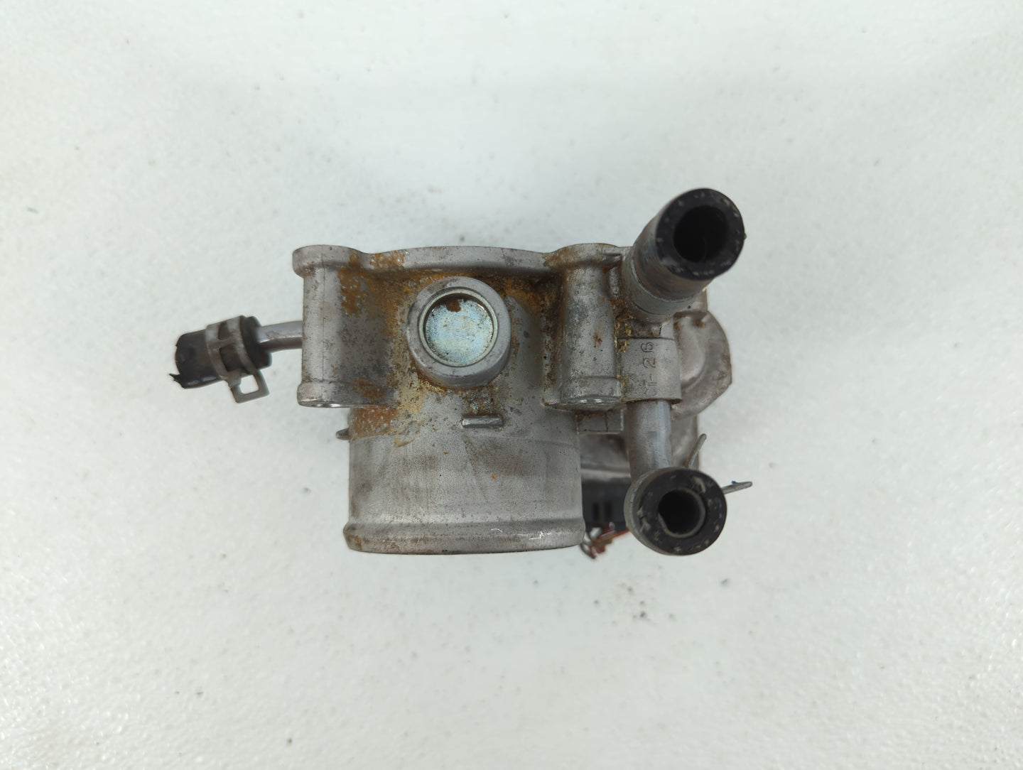 2012-2019 Kia Soul Throttle Body P/N:35100-2B300 Fits Fits 2012 2013 2014 2015 2016 2017 2018 2019 OEM Used Auto Parts - Oem