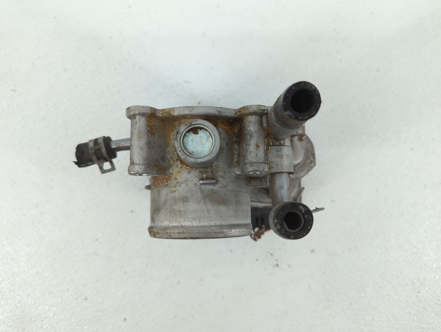 2012-2019 Kia Soul Throttle Body P/N:35100-2B300 Fits Fits 2012 2013 2014 2015 2016 2017 2018 2019 OEM Used Auto Parts - Oem