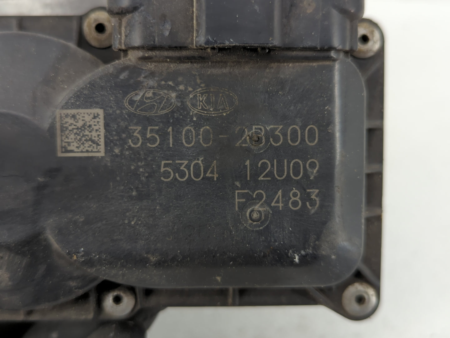 2012-2019 Kia Soul Throttle Body P/N:35100-2B300 Fits Fits 2012 2013 2014 2015 2016 2017 2018 2019 OEM Used Auto Parts - Oem