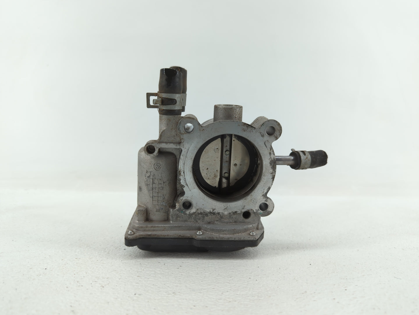 2012-2019 Kia Soul Throttle Body P/N:35100-2B300 Fits Fits 2012 2013 2014 2015 2016 2017 2018 2019 OEM Used Auto Parts - Oem