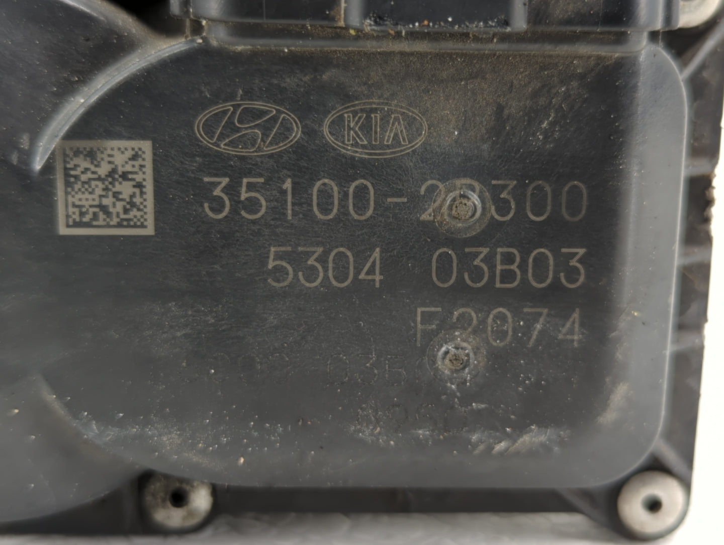 2012-2019 Kia Soul Throttle Body P/N:35100-2B300 Fits Fits 2012 2013 2014 2015 2016 2017 2018 2019 OEM Used Auto Parts - Oem