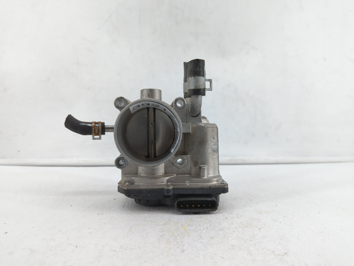 2012-2019 Kia Soul Throttle Body P/N:35100-2B300 Fits Fits 2012 2013 2014 2015 2016 2017 2018 2019 OEM Used Auto Parts - Oem