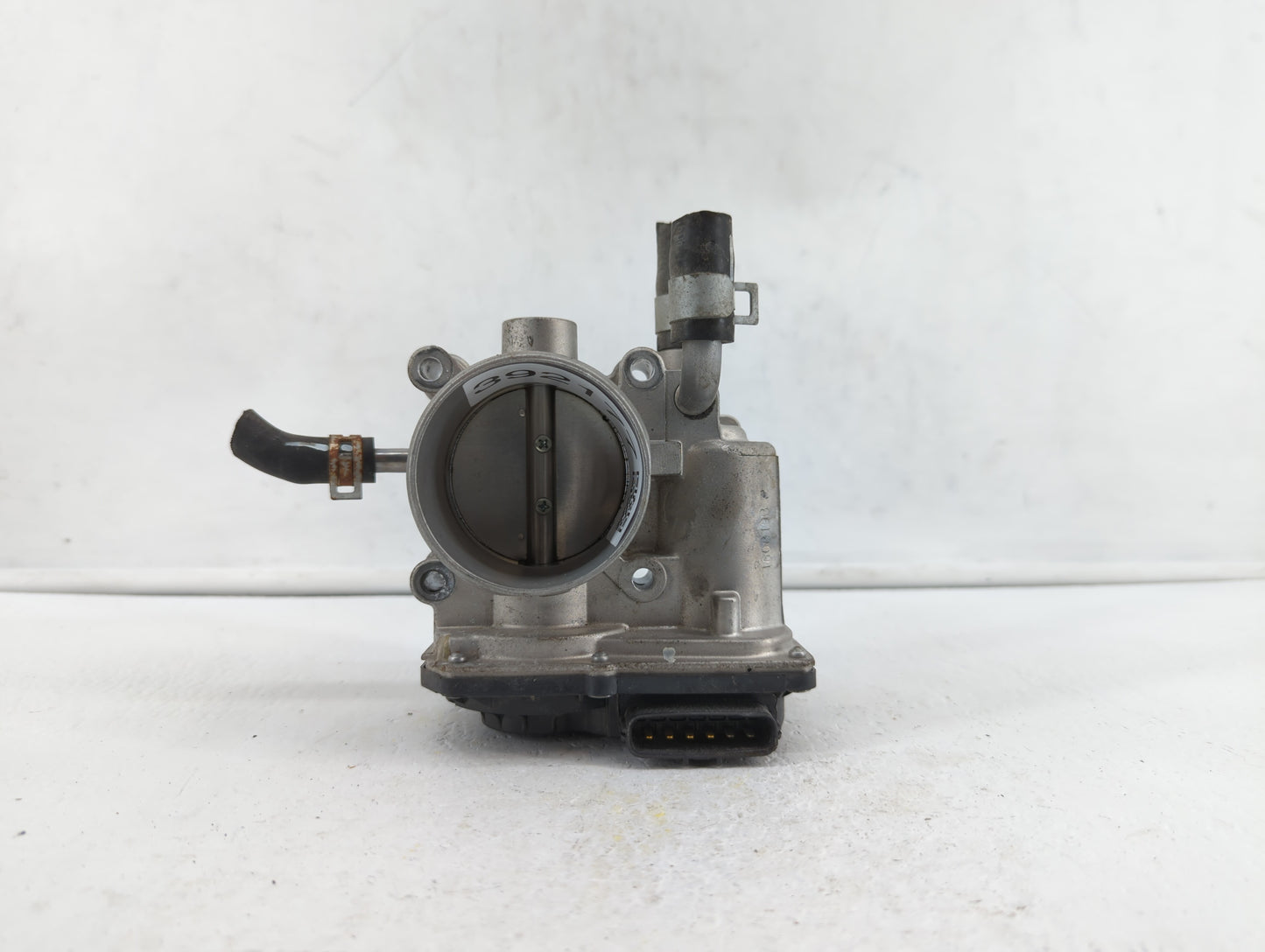 2012-2019 Kia Soul Throttle Body P/N:35100-2B300 Fits Fits 2012 2013 2014 2015 2016 2017 2018 2019 OEM Used Auto Parts - Oem