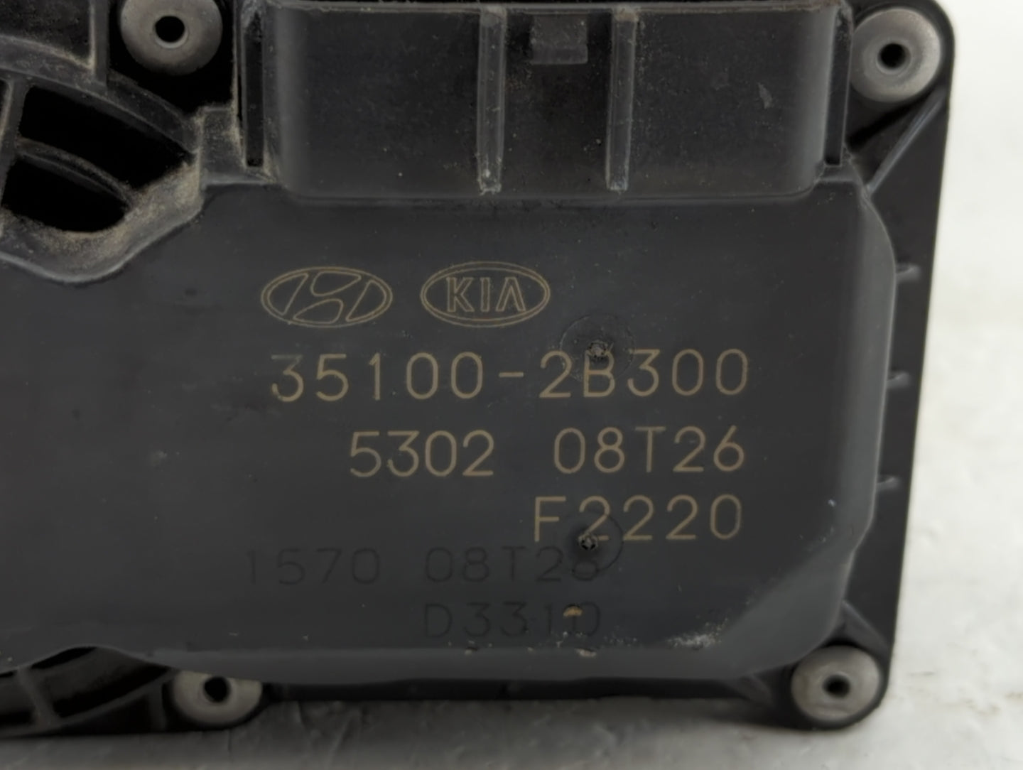 2012-2019 Kia Soul Throttle Body P/N:35100-2B300 Fits Fits 2012 2013 2014 2015 2016 2017 2018 2019 OEM Used Auto Parts - Oem