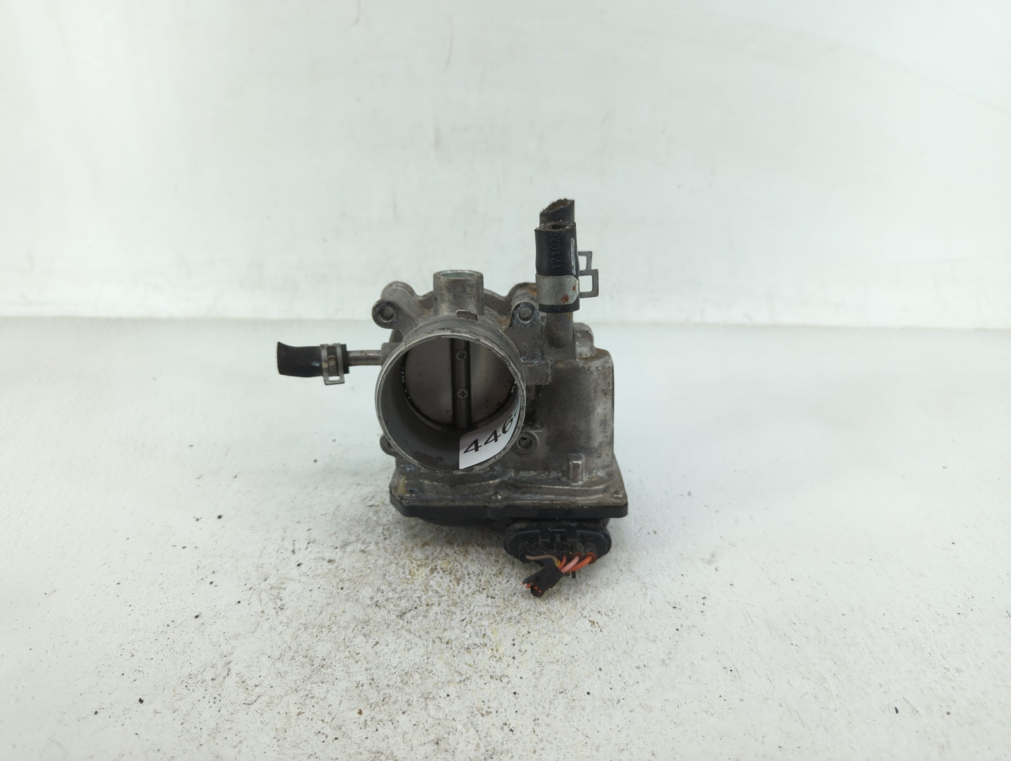 2012-2019 Kia Soul Throttle Body P/N:35100-2B300 Fits Fits 2012 2013 2014 2015 2016 2017 2018 2019 OEM Used Auto Parts - Oem