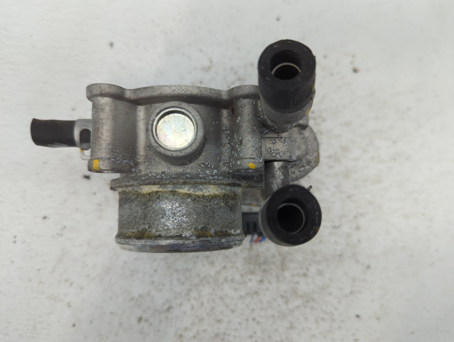 2017-2021 Kia Soul Throttle Body P/N:35100-2B340 Fits Fits 2015 2016 2017 2018 2019 2020 2021 2022 OEM Used Auto Parts - Oem
