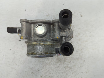 2017-2021 Kia Soul Throttle Body P/N:35100-2B340 Fits Fits 2015 2016 2017 2018 2019 2020 2021 2022 OEM Used Auto Parts